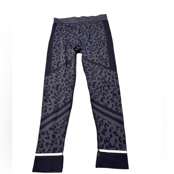 Sweaty Betty Animal Print Black and Gray Leggings size 12 - Picture 1 of 7